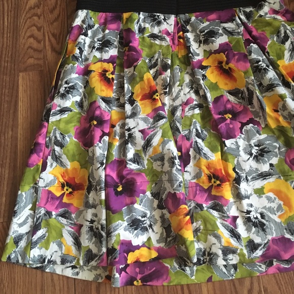 Bright Floral Dress - Picture 4 of 4