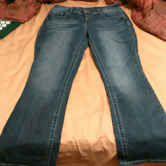 Maurices Jeans  9/10 Regulars barely wore!!