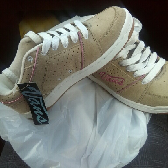 Van - Picture 2 of 4