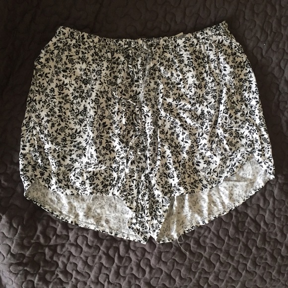 Cute Floral Print Shorts