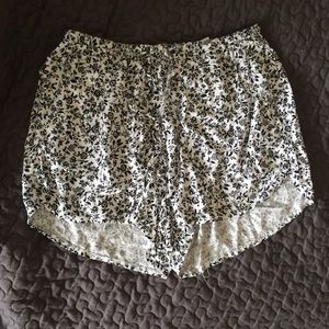 Cute Floral Print Shorts