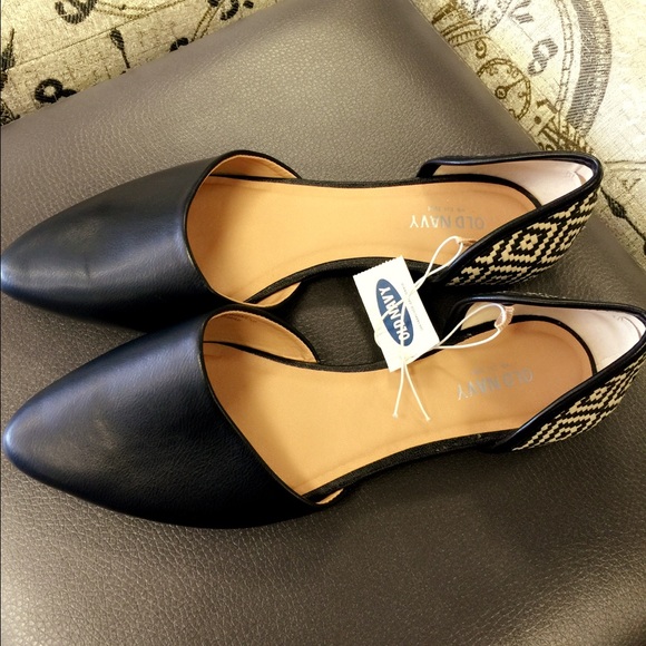 Old Navy Flats w/Tribal Print.