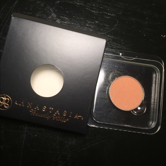 ❗️SOLD❗️Anastasia Beverly Hills Eyeshadow Singles - Picture 1 of 2