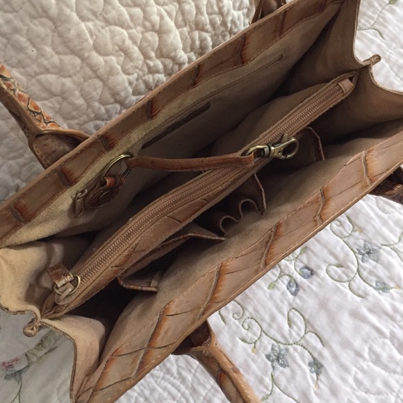 Handbag - Picture 2 of 4