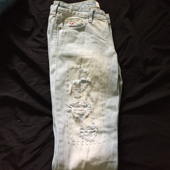 Hollister destroyed jeans