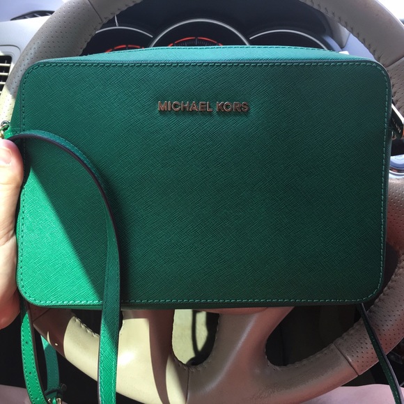 Michael Kors cross body - Picture 1 of 1