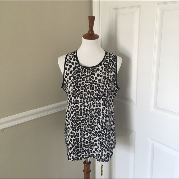 🌟Sale🌟 Violet & Claire Leopard Print Blouse