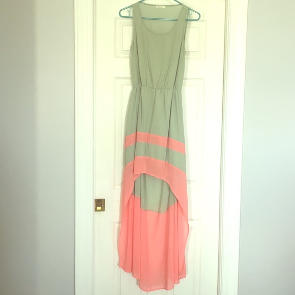 Open back high low dress! - Picture 1 of 3