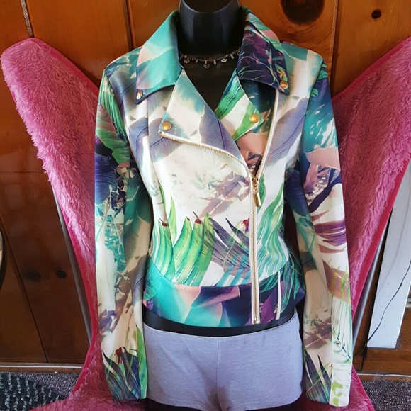 Jennifer Lopez Tropical Blazer