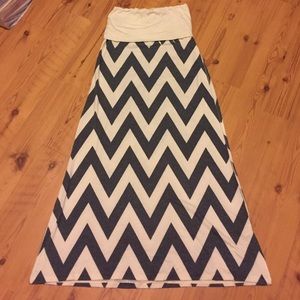 Grey and off white chevron maxi skirt.