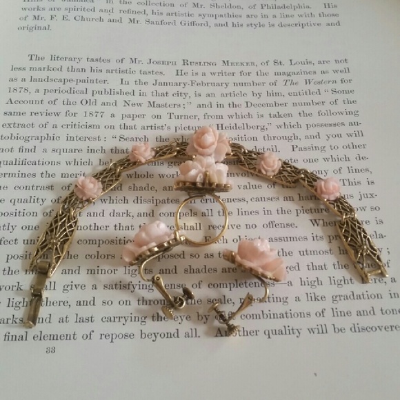 Vintage goldtone and pink celluloid floral set - Picture 3 of 4