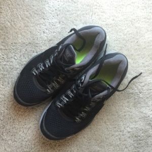 WEEKEND SALE!!! NIKE LUNAR 4 sneakers