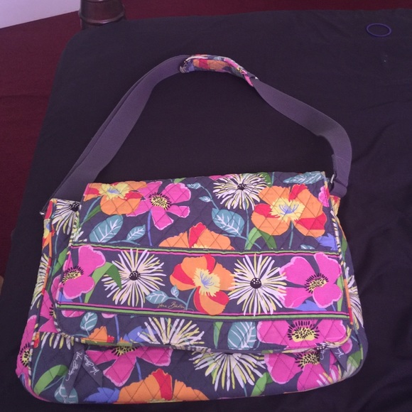 Vera Bradley Messenger Jazzy Blooms