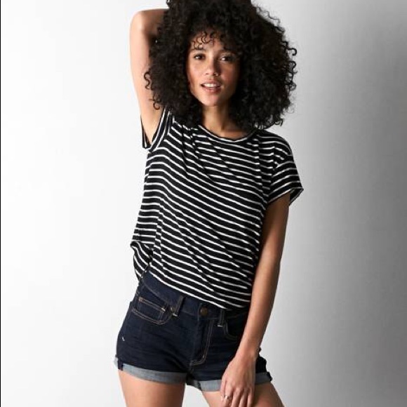 AE shirt. XS-Small - Picture 1 of 3