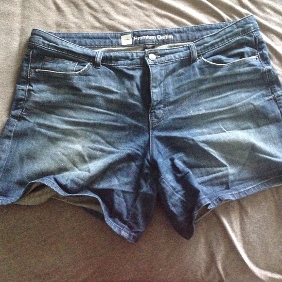 Premium denim shorts