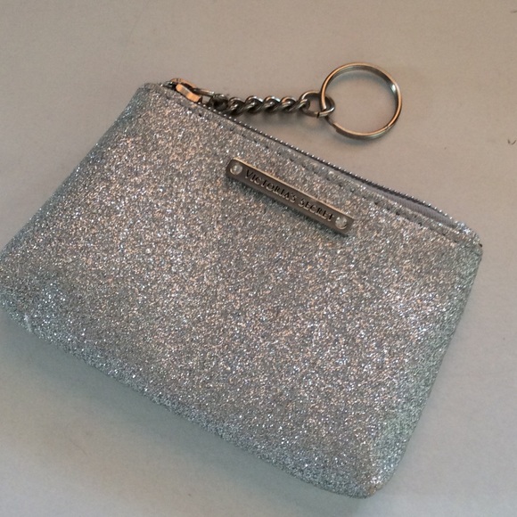 Victoria's Secret Limited Edition Pouch!😍