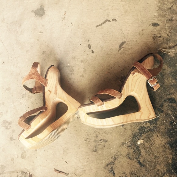 Funky wood platforms ❤️ - Picture 3 of 4