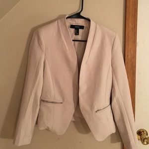 Fitted tan blazer