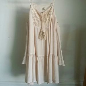 Open shoulder Dress