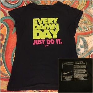 Nike Short Sleeve Tee 😎