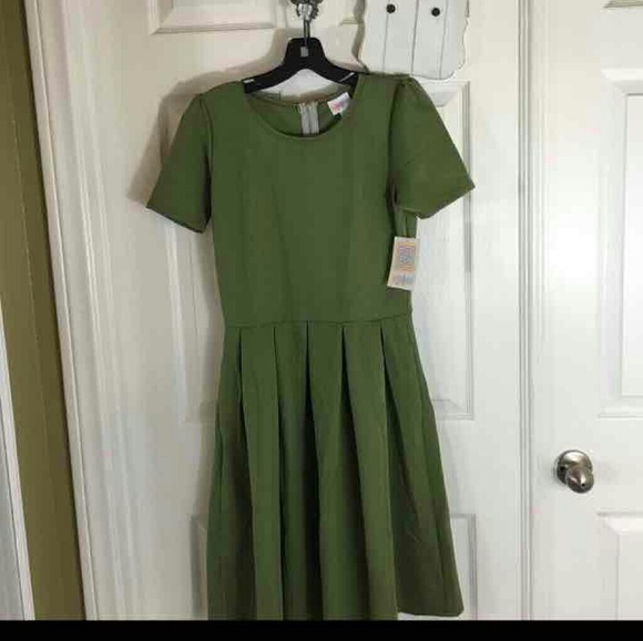 Medium Lularoe Amelia