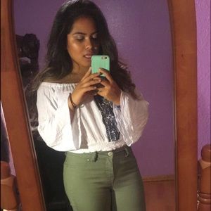 Meet your Posher, Iris