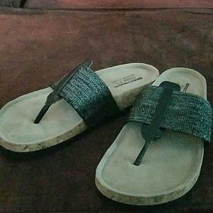 Sketchers sandles