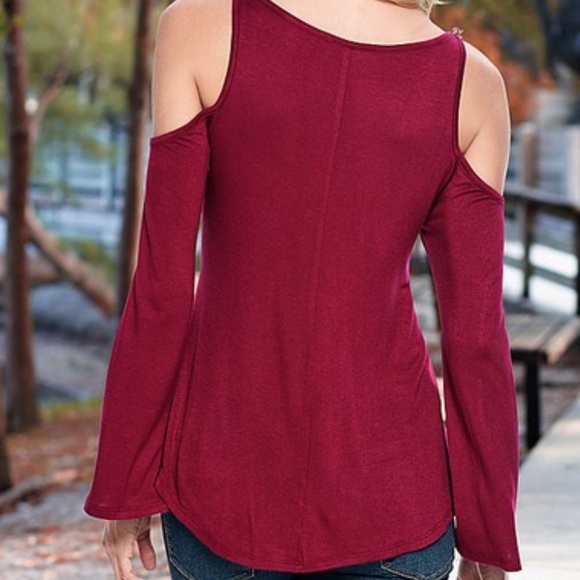 🍭🍭V NECK COLD SHOULDER LACE TUNIC🍭🍭 - Picture 3 of 3