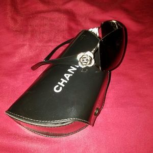 AUTHENTIC CHANEL Sunglasses w/case