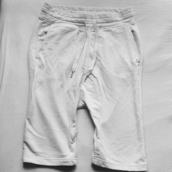 White capri pants by Divided