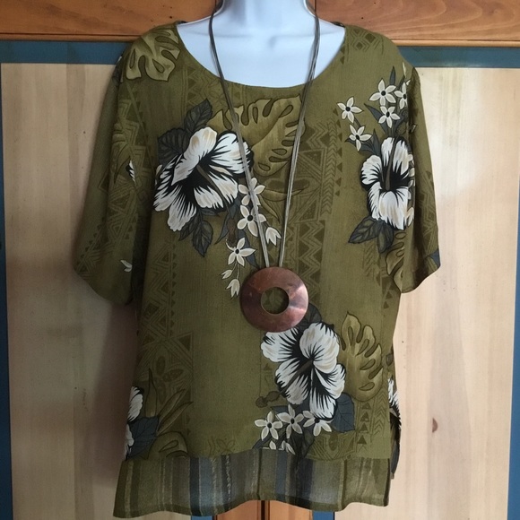 Short Sleeve Lagenlook Tunic with Floral Print - Picture 3 of 4