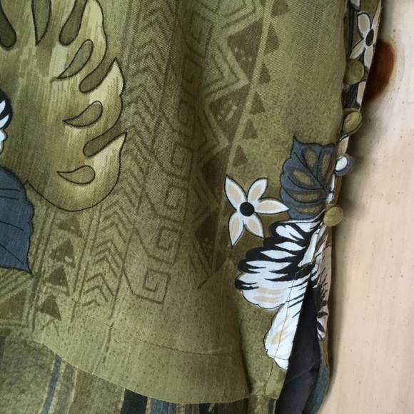 Short Sleeve Lagenlook Tunic with Floral Print - Picture 4 of 4