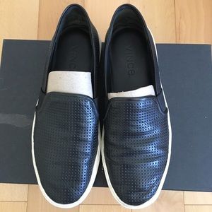 Vince Slip ons