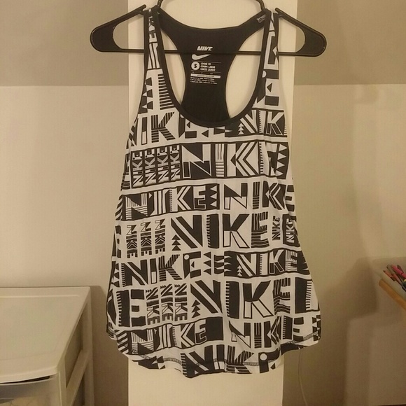 Nike workout top size S