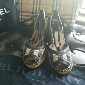 AUTHENTIC Burberry Espadrilles