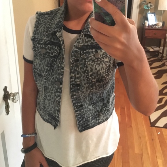 Forever 21 denim cheetah print vest