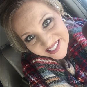 Meet your Posher, Seina