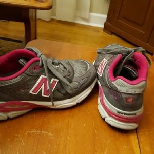 Ladies New Balance 990 Running Shoes