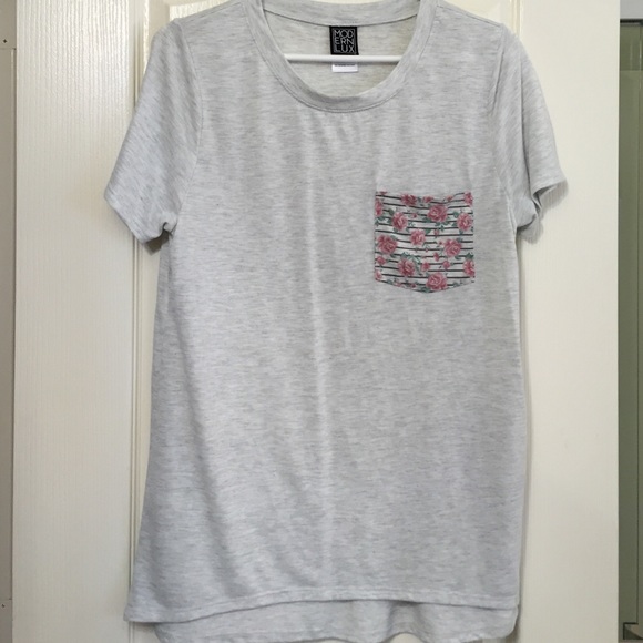 Light grey floral pocket tee