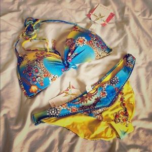 Luli Fama multicolor bikini