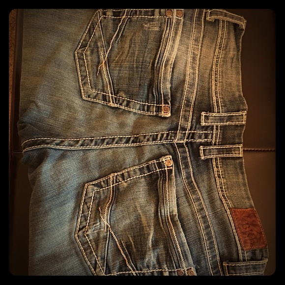 Buckle Jeans