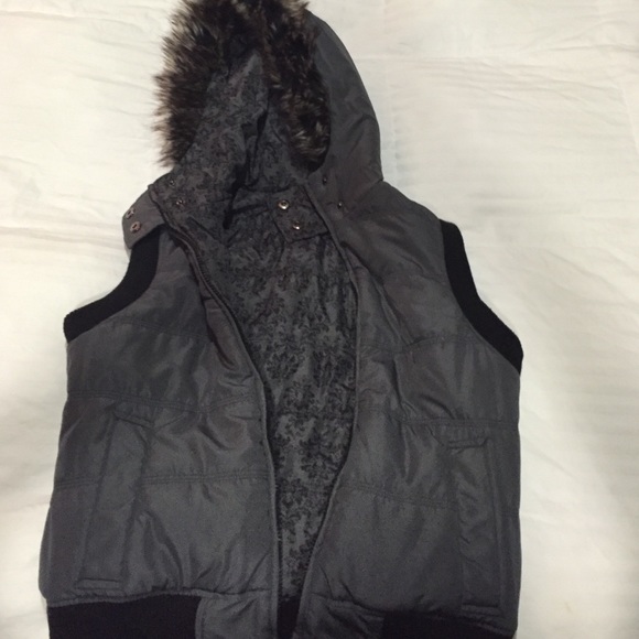 Reversible vest - Picture 3 of 4