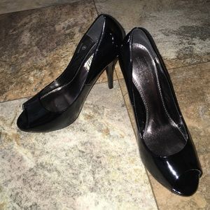 Patent peep toe heels