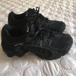 all black nike shox womens