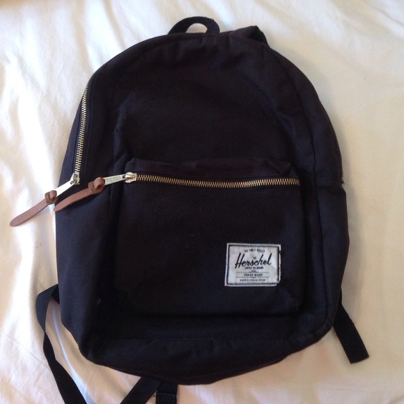 Herschel black backpack (settlement plus)