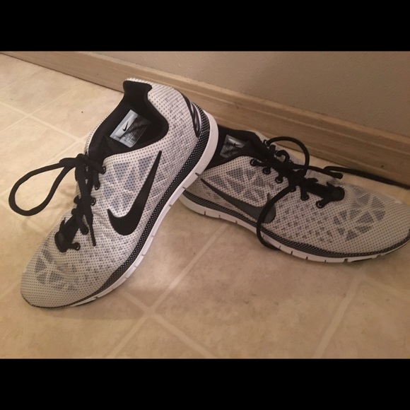 🔴FINAL REDUCTION🔴 NIKE free 5.0 Athletic shoes