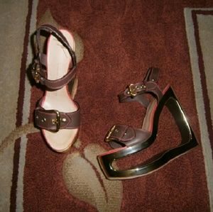 Guiseppe zanotti cut out wedge size 39