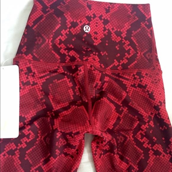 NWT lululemon leggings size 2!