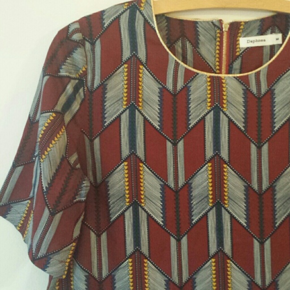 Geometric Blouse - Picture 3 of 4