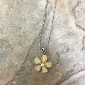 Small flower necklace